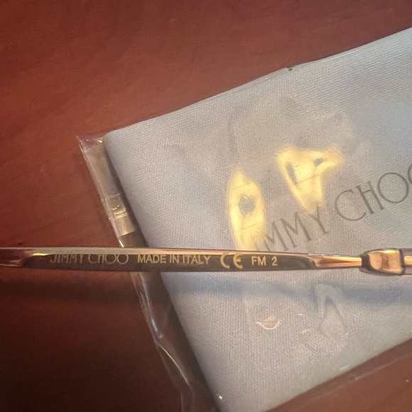 JIMMY CHOO CAT EYE SUNGLASSES WITH CASE AND DUST CLOTH - Picture 4 of 9